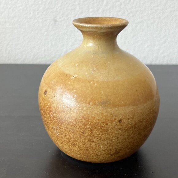 Vintage Flat Earth Pottery Vase With Lizard Design // Michael Schyler - Picture 6 of 7